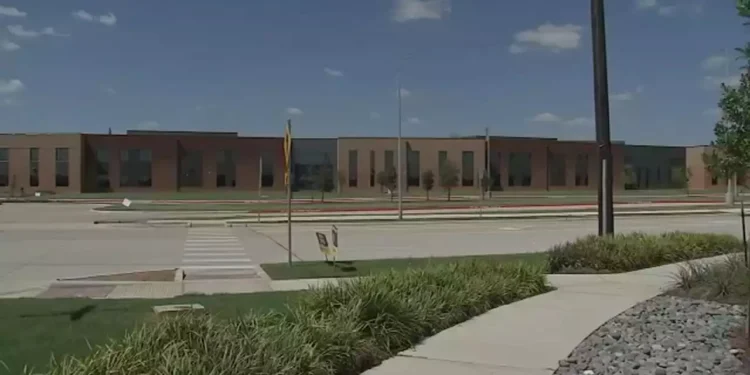 Laredo and United ISDs dismiss students early on Monday due to ‘general safety threat’